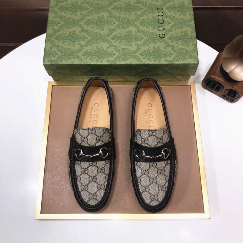 G*u*i leather shoes